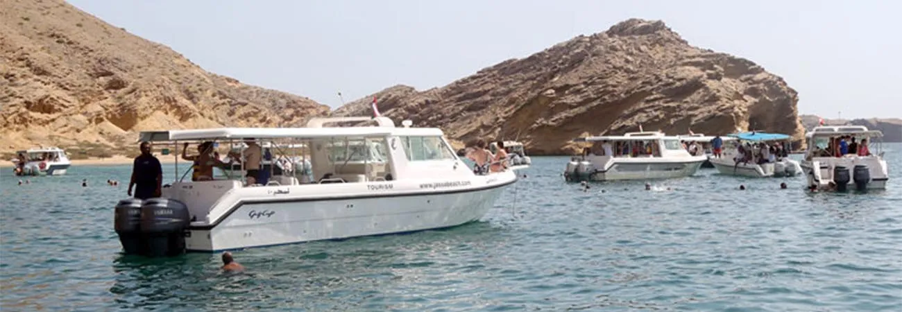https://d1i3enf1i5tb1f.cloudfront.net/Tour-Images/false-508099/dolphin-watching-&-snorkeling-trips-oman.jpg